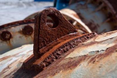 Trenton Wax Tape Apply to Flanges | Pipeline Corrosion Prevention